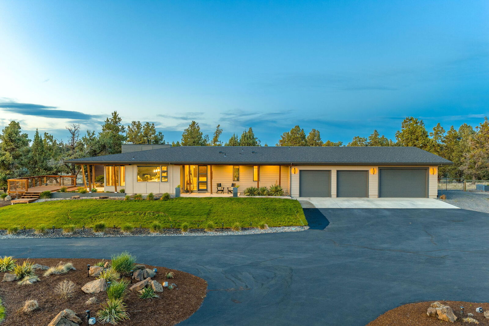 Property Photo: 64144 Pioneer Loop OR 97701
