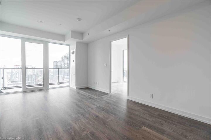 Property Photo:  75 James Street S 1906  ON L8P 2Y9 