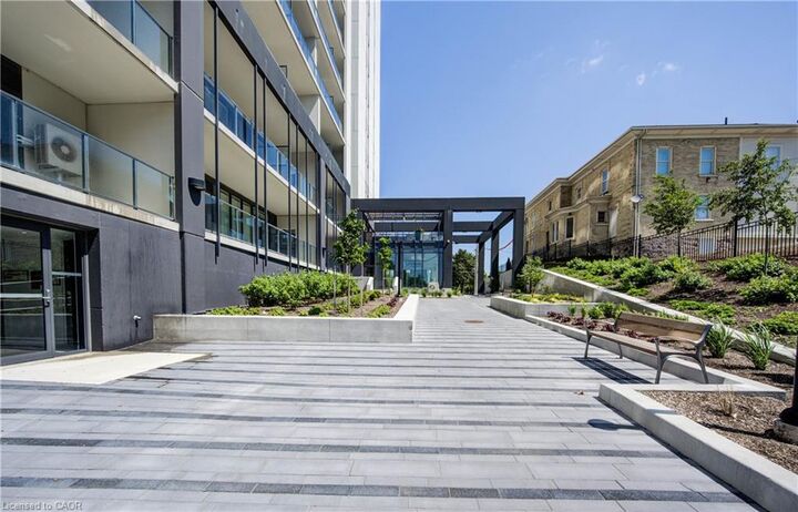 Property Photo:  741 King Street W 1504  ON N2G 1E5 