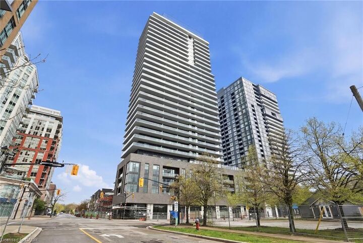 Property Photo:  2075 Lakeshore Road 602  ON L7R 0H3 