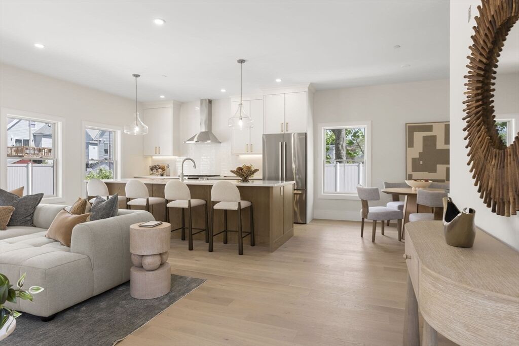 Property Photo:  326 Lowell Street 1  MA 02145 
