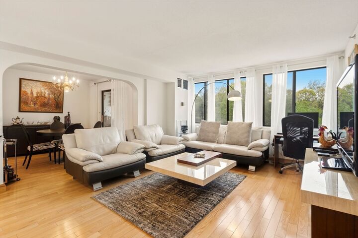 Property Photo:  250 Hammond Pond Parkway 609S  MA 02467 