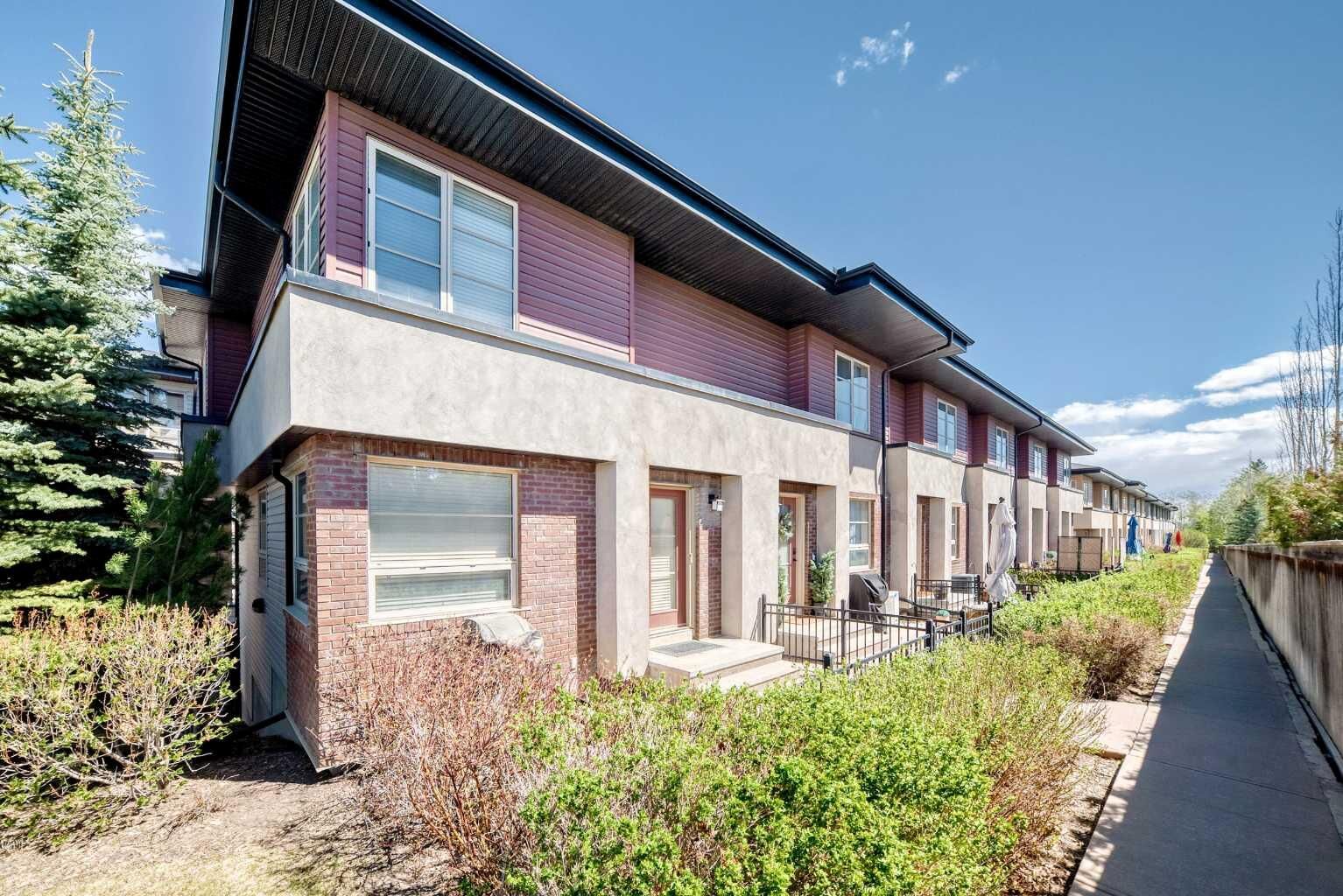 Property Photo: 25 Aspen Hills Terrace SW AB T3H 0P3