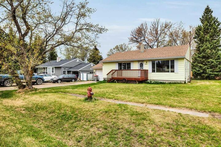 Property Photo:  4809 32 Street  AB T0C 2C0 