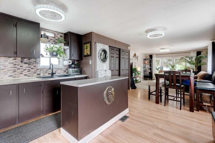 Property Photo:  829 Bayview Road  AB T1P 1E1 