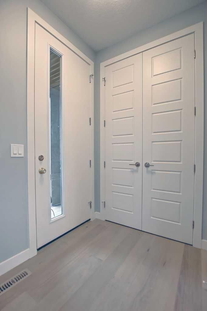 Property Photo: 2085 Cobblespring Avenue SW AB T4B 5Z6