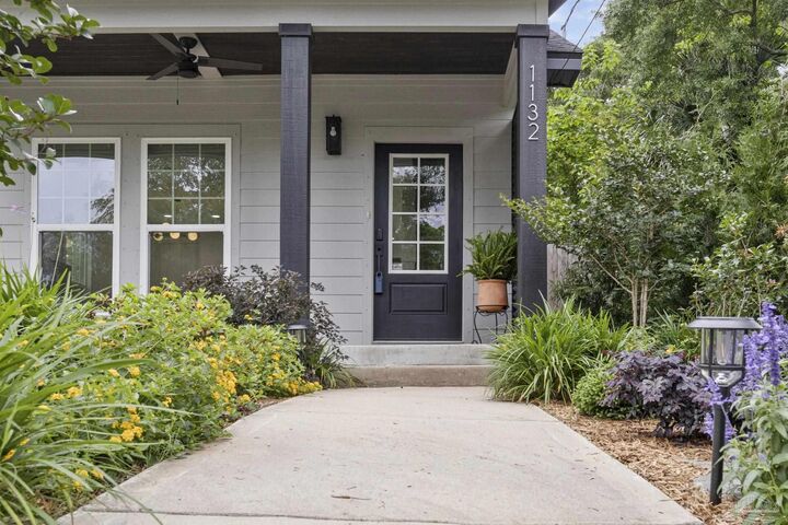 Property Photo:  1132 N I St  FL 32501 