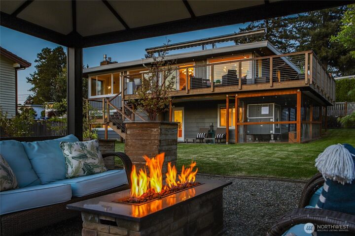 Property Photo:  17833  3rd Place SW  WA 98166 