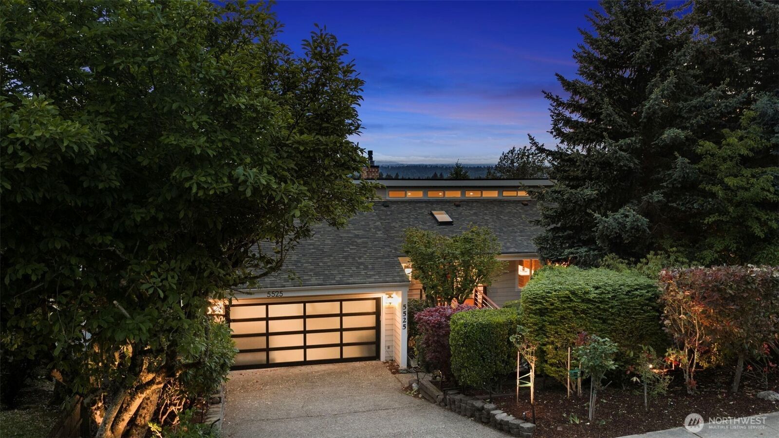 Property Photo:  5525  Highland Drive  WA 98006 