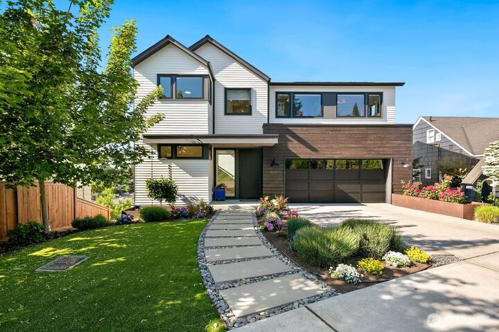 Property Photo:  728 W Etruria Street  WA 98119 