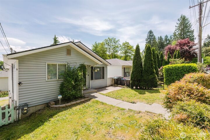 Property Photo:  644  Adele Avenue  WA 98312 