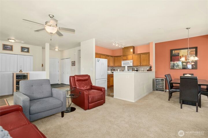 Property Photo:  14915  38th Drive SE Hh3029  WA 98012 