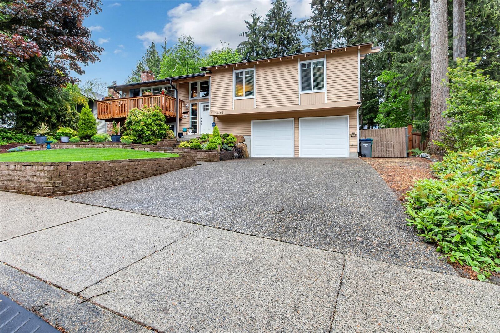 Property Photo: 33762 32nd Avenue SW WA 98023