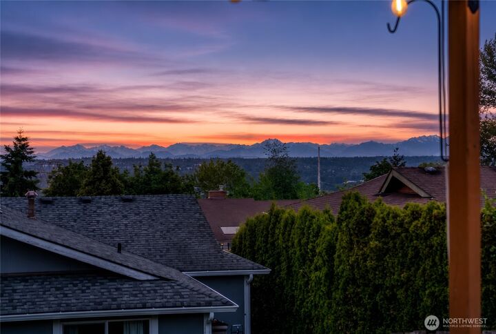 Property Photo:  2017  Jones Circle SE  WA 98055 