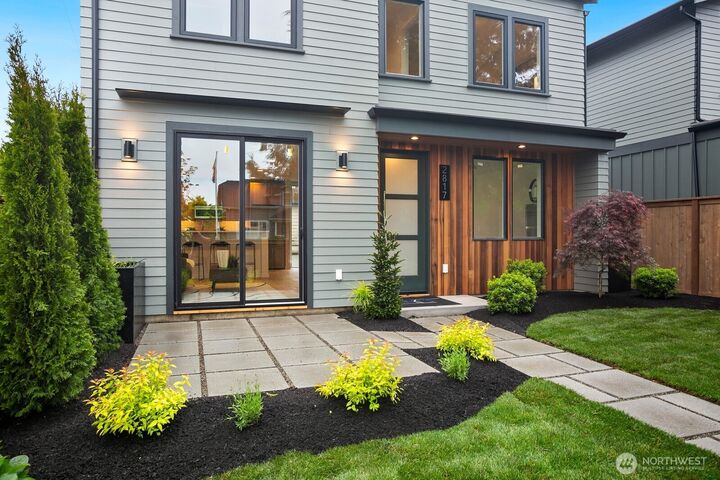 Property Photo:  2817 W Bertona Street  WA 98199 