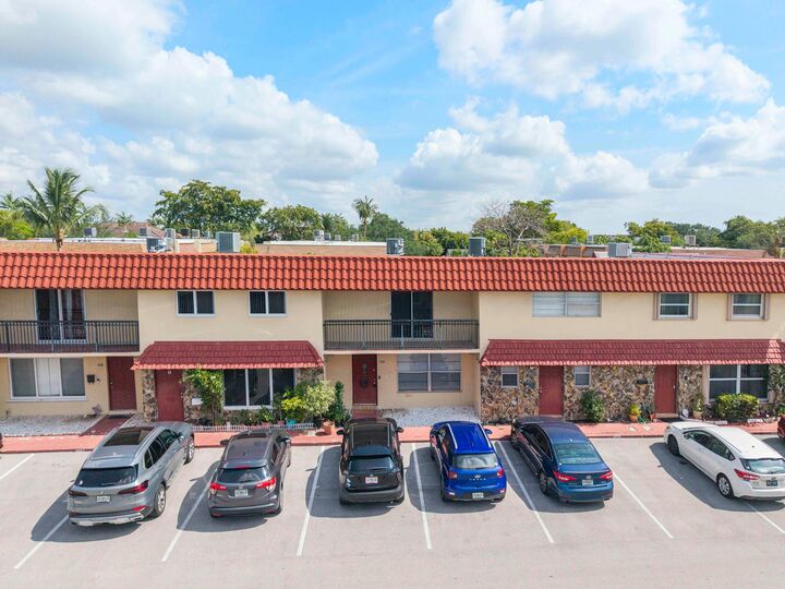 Property Photo:  6659 SW 41st Place 38  FL 33314 