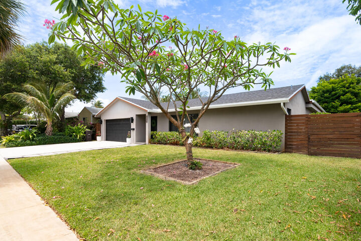 Property Photo:  335 Franklin Road  FL 33405 
