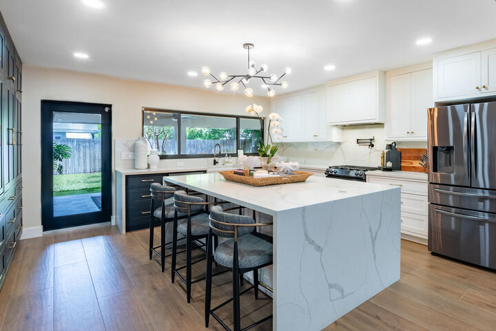 Property Photo: 335 Franklin Road FL 33405