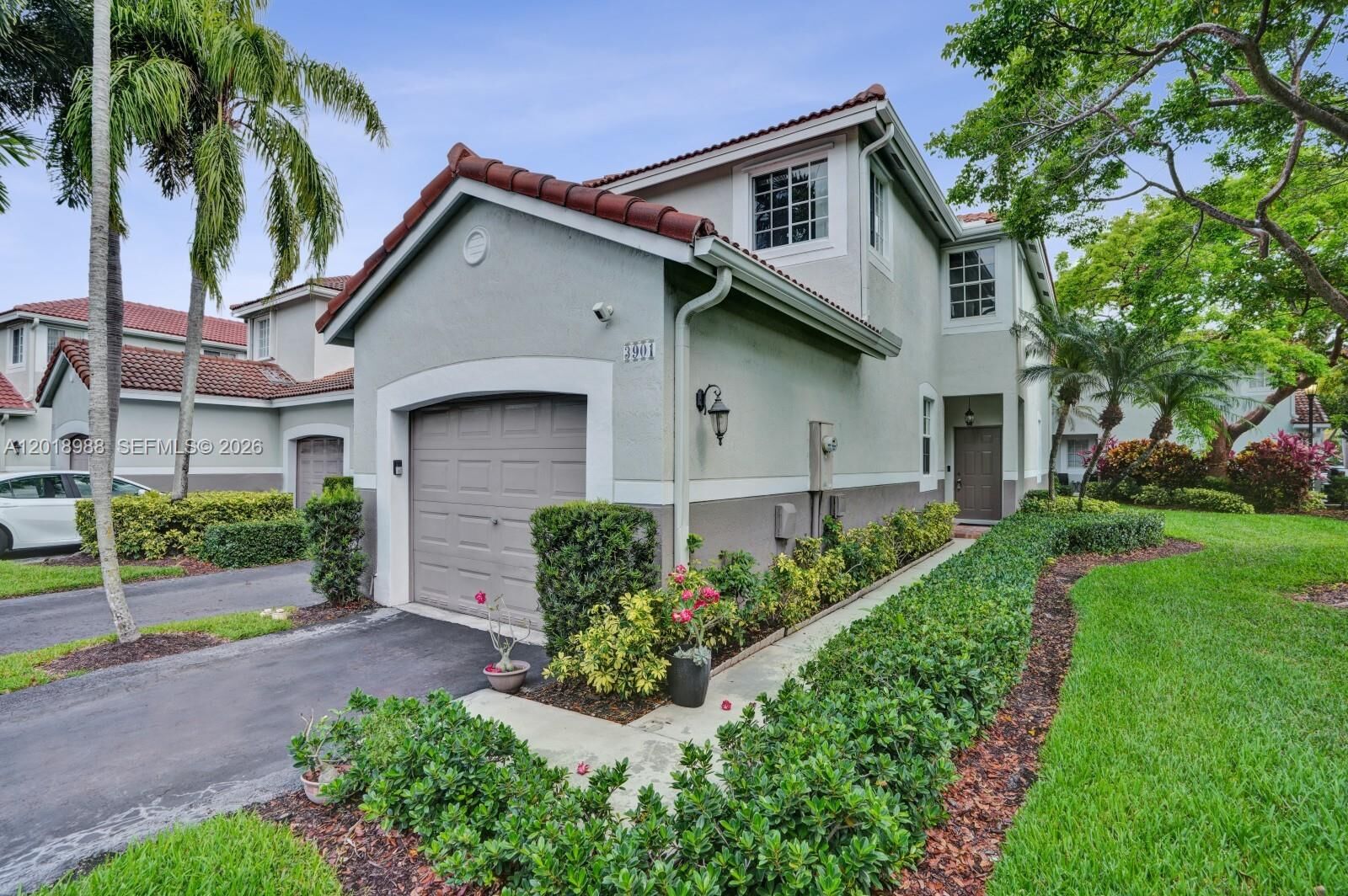 Property Photo:  3901 San Simeon Ln  FL 33331 