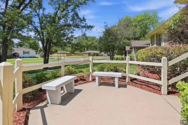 Property Photo:  1939 SW Belle Ave  KS 66604 
