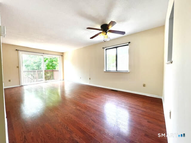 Property Photo:  77 Van Buskirk Avenue 77  CT 06902 