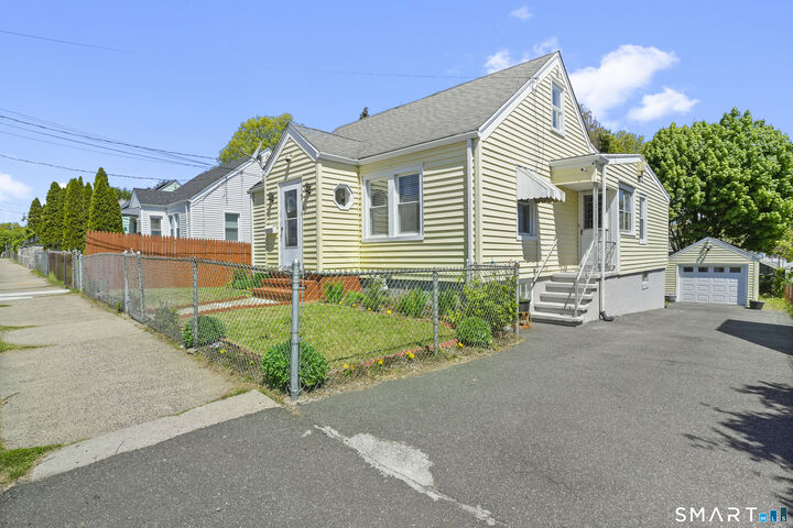 Property Photo:  109 Harvey Street  CT 06610 