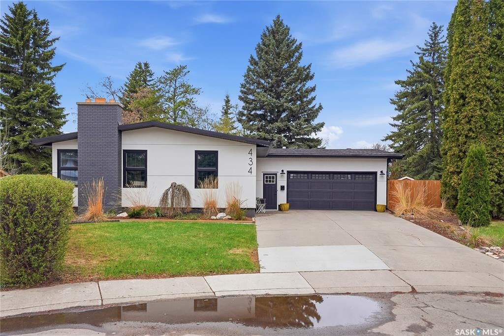 Property Photo:  434 Skeena Court  SK S7K 4H2 