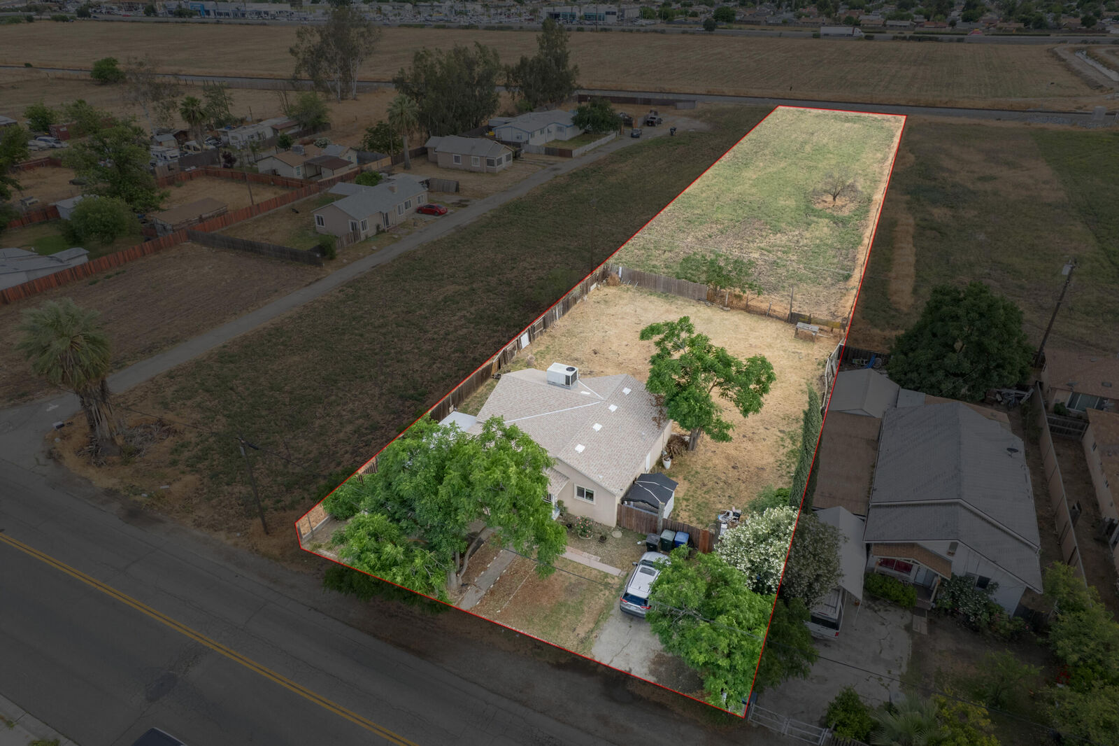 Property Photo: 1209 W 6th CA 93230