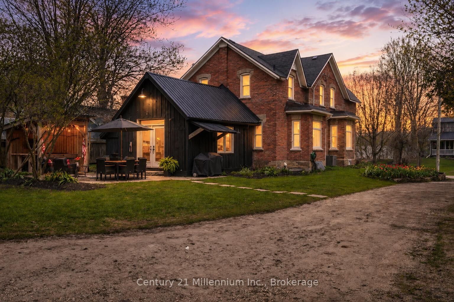 Property Photo:  16 Peter Street  ON N0C 1E0 