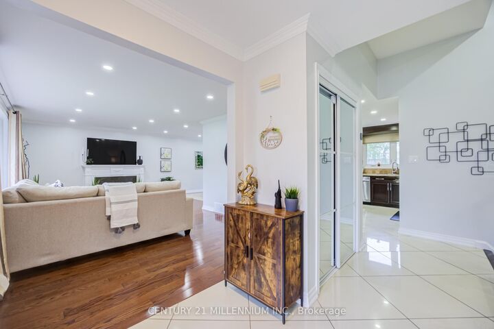 Property Photo:  18 Ridgehill Drive  ON L6Y 2C4 