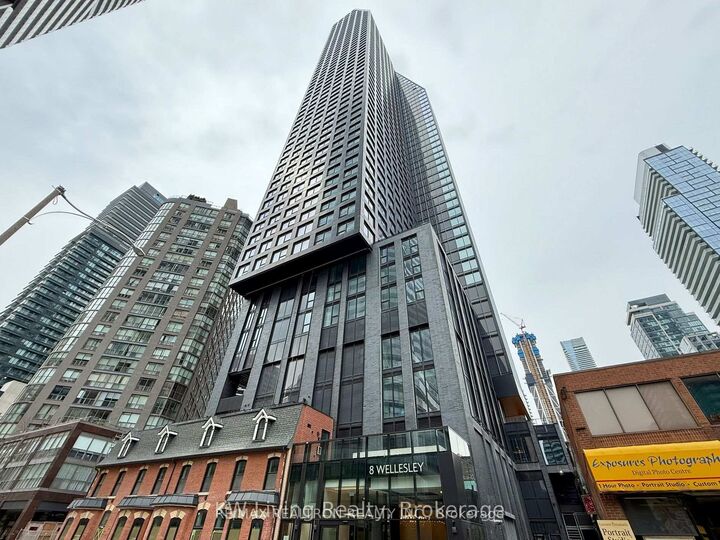 8 Wellesley Street W 806 — photo 1