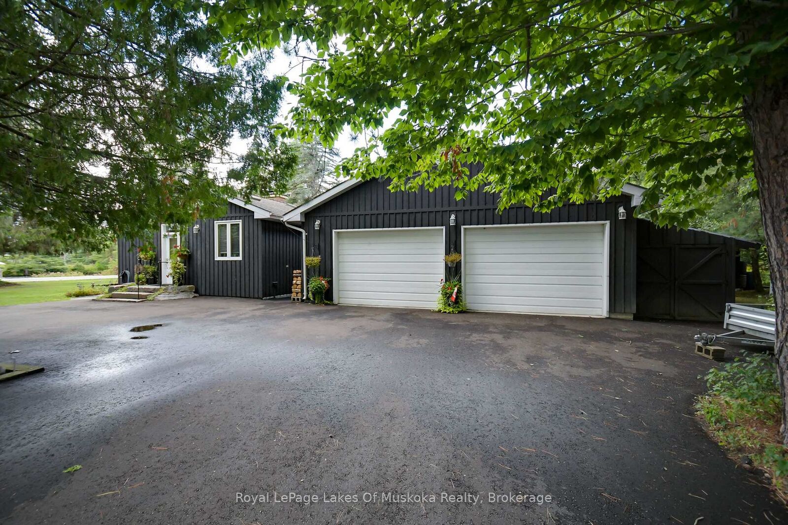 Property Photo: 2 Leslie Drive W ON P1L 1W8