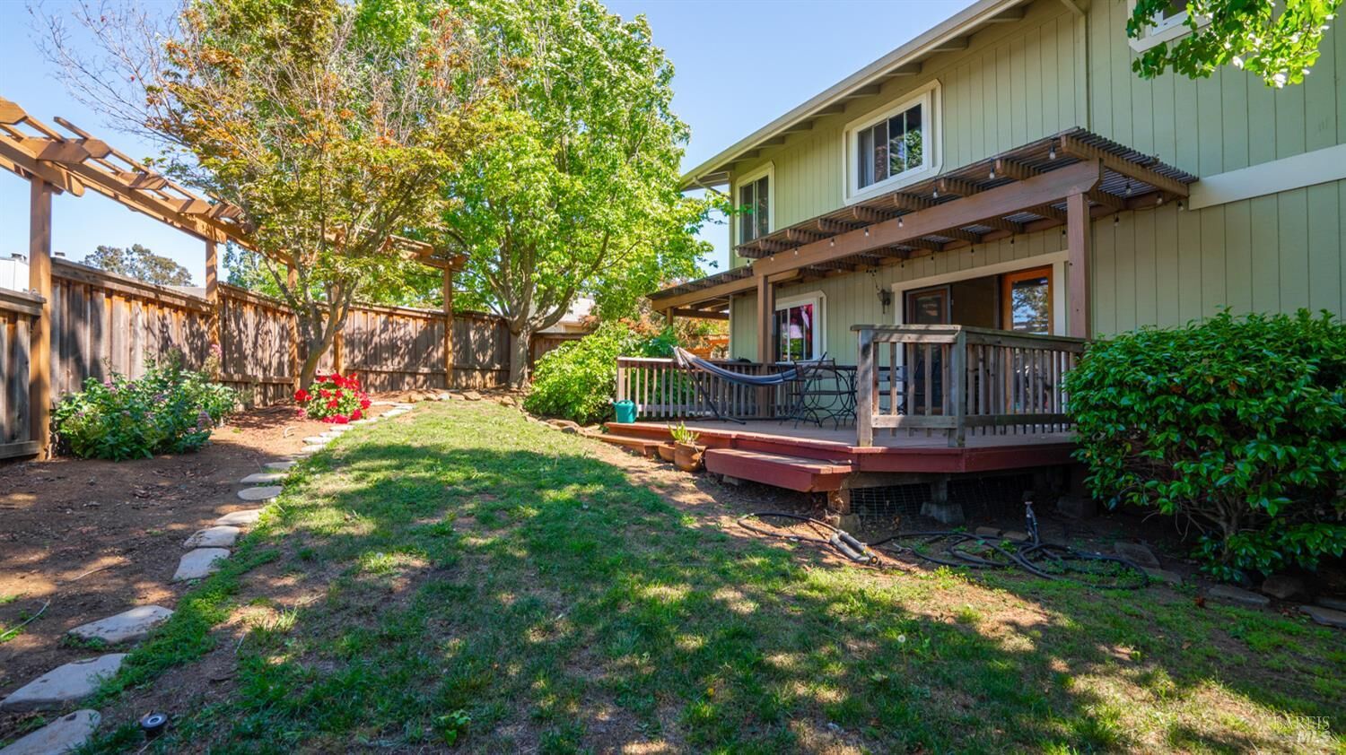 Property Photo:  2048 E 3rd Street  CA 94510 