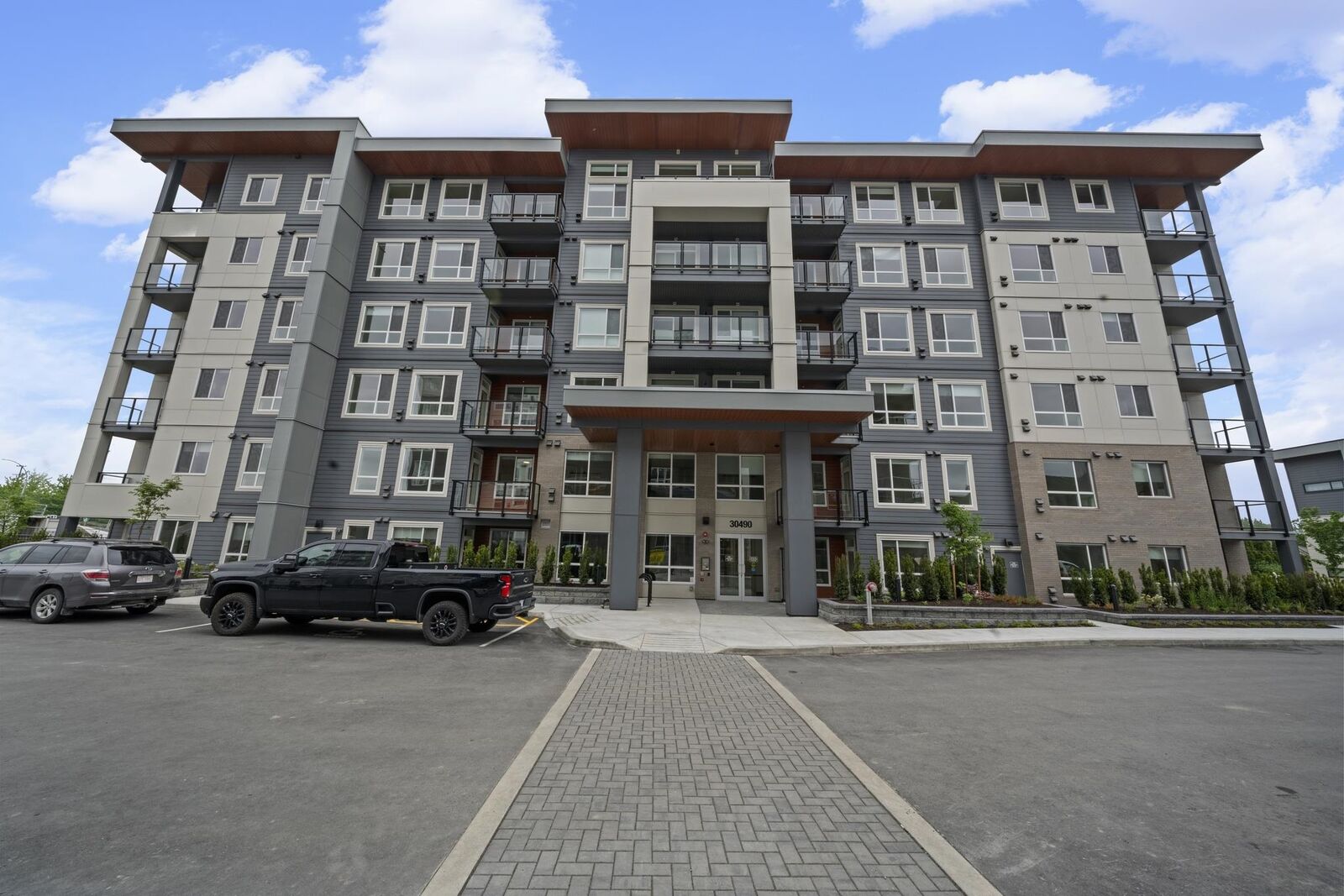 Property Photo:  30490 Cardinal Avenue 313  BC V3T 1K6 