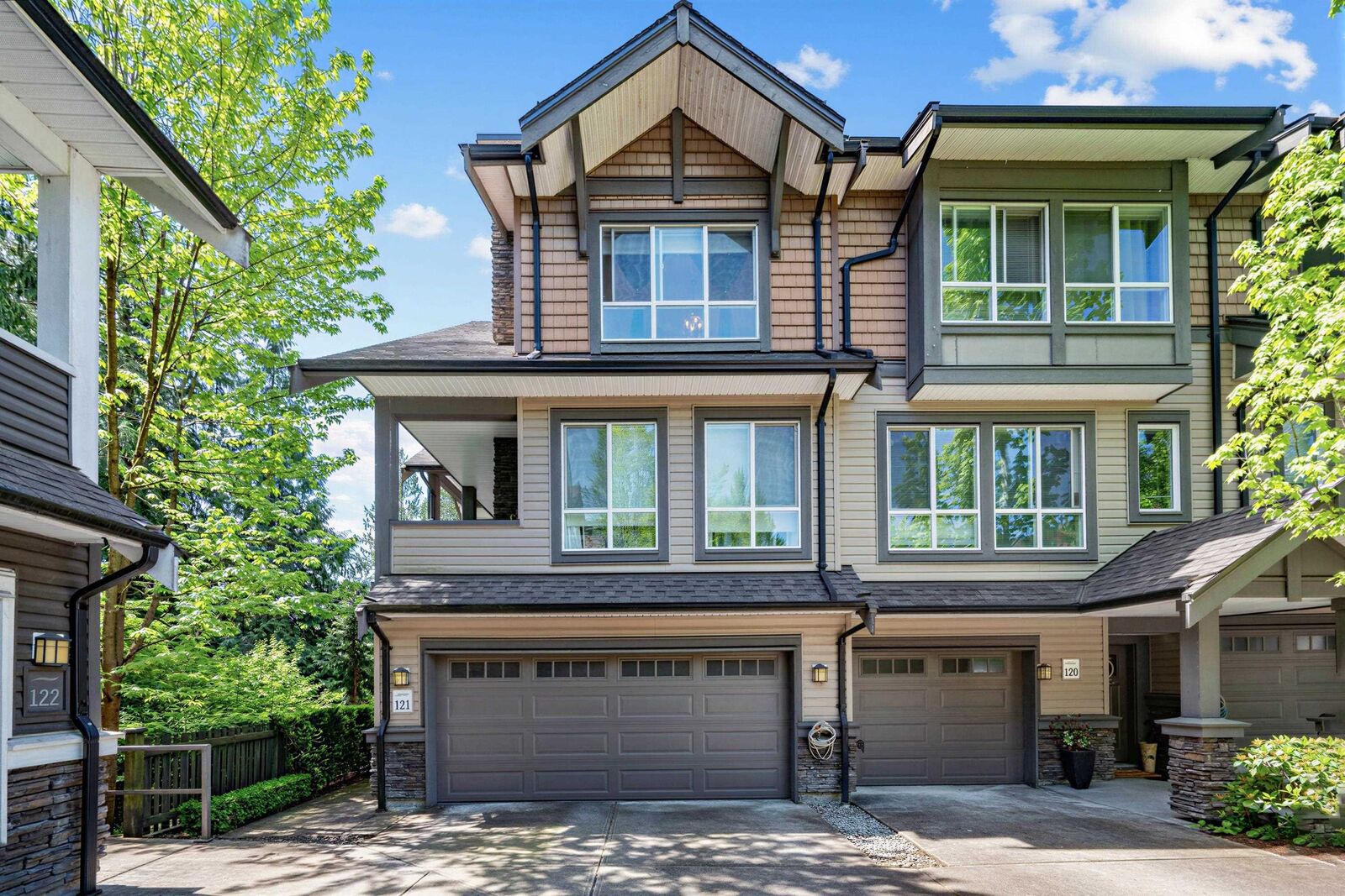 Property Photo: 1480 Southview Street 121 BC V3E 0G5