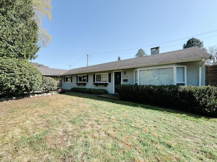 Property Photo:  