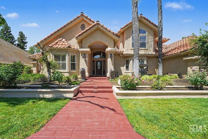 Property Photo:  10111 N Spanish Bay Drive  CA 93720 