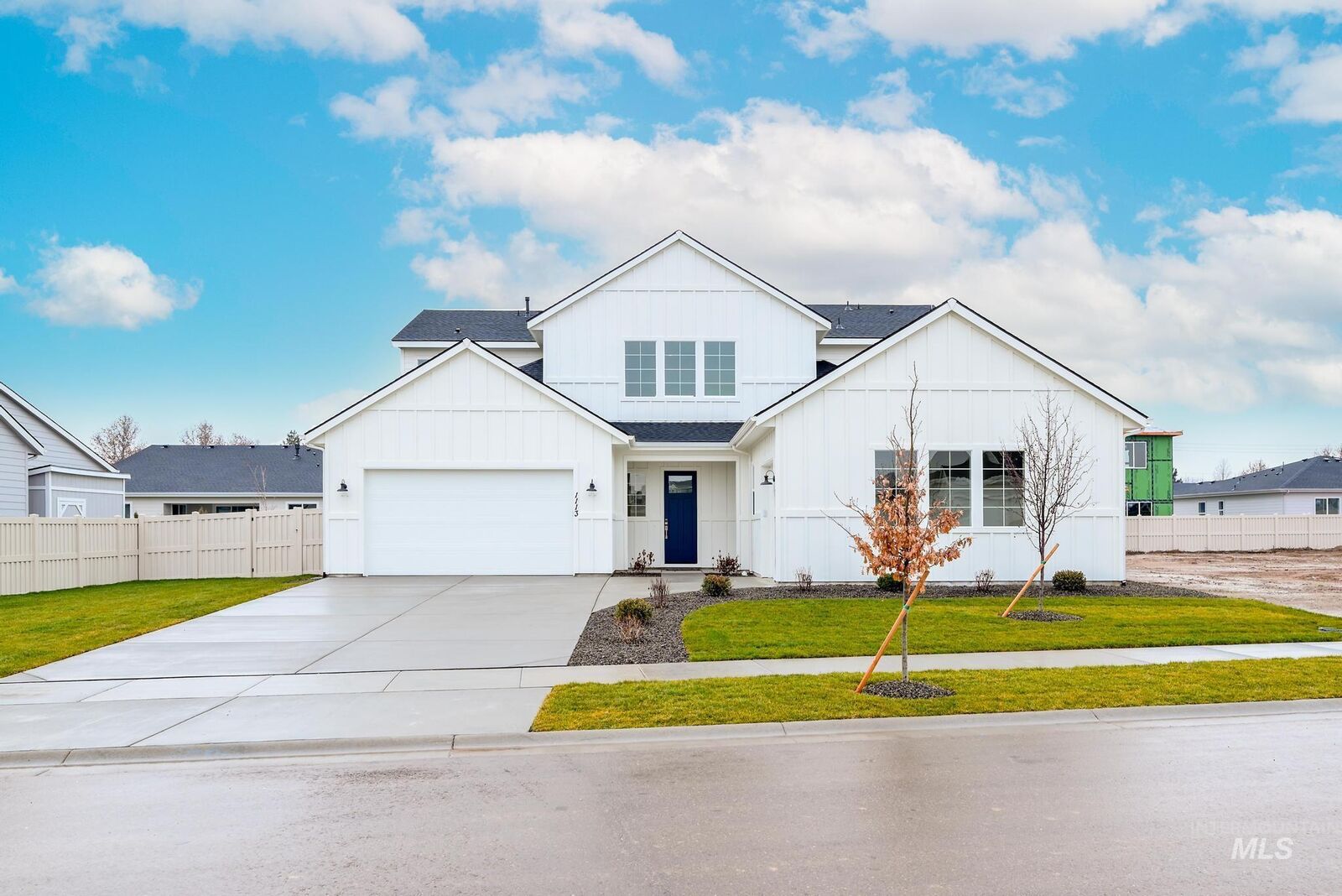 Property Photo:  4931 W River Oaks Dr  ID 83646 