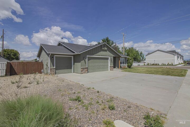Property Photo:  655 N 18th Street  ID 83661 