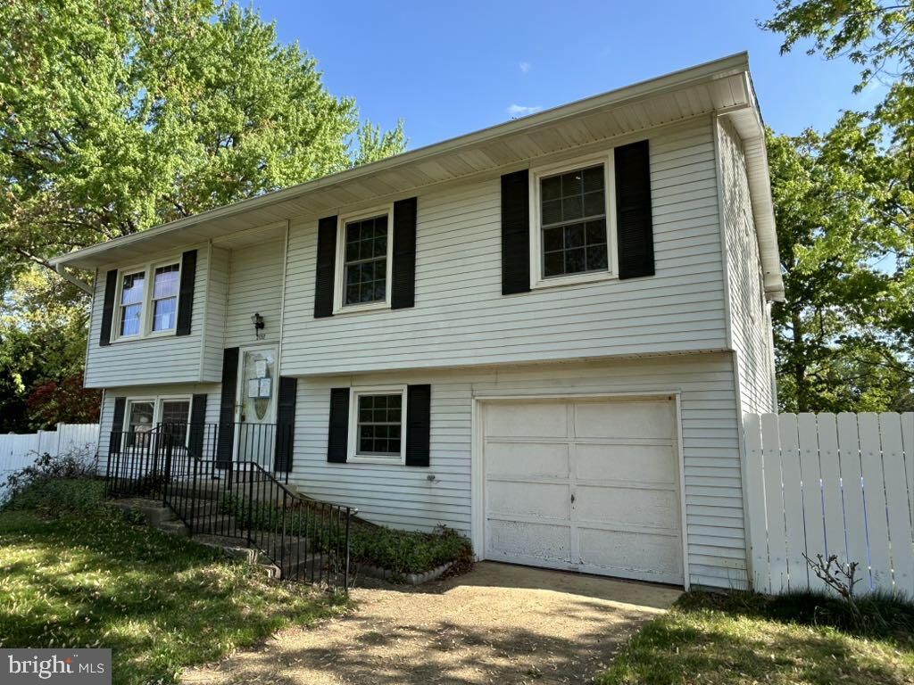 Property Photo:  2152 Crest Circle  MD 20616 