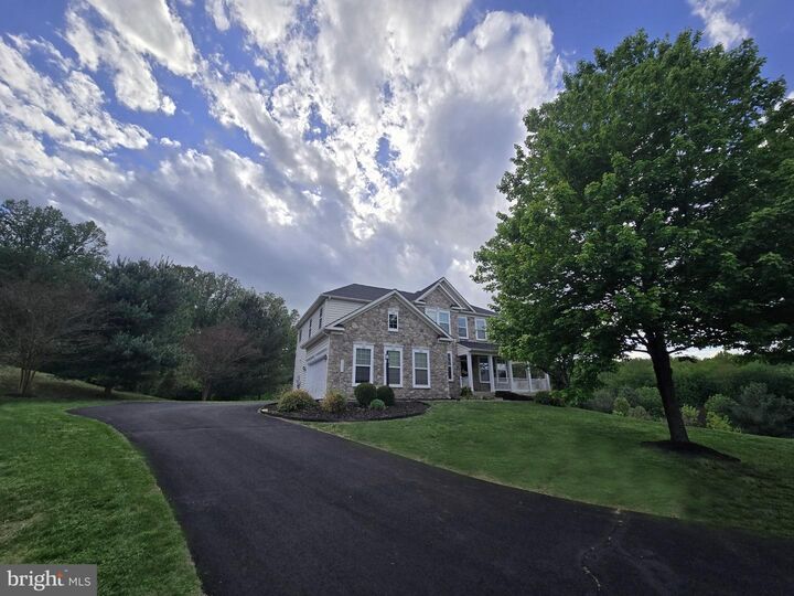 Property Photo:  8091 Side Hill Drive  VA 20187 
