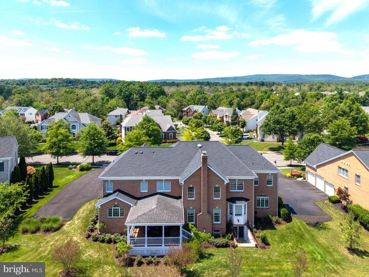 Property Photo: 15214 Golf View Drive VA 20169