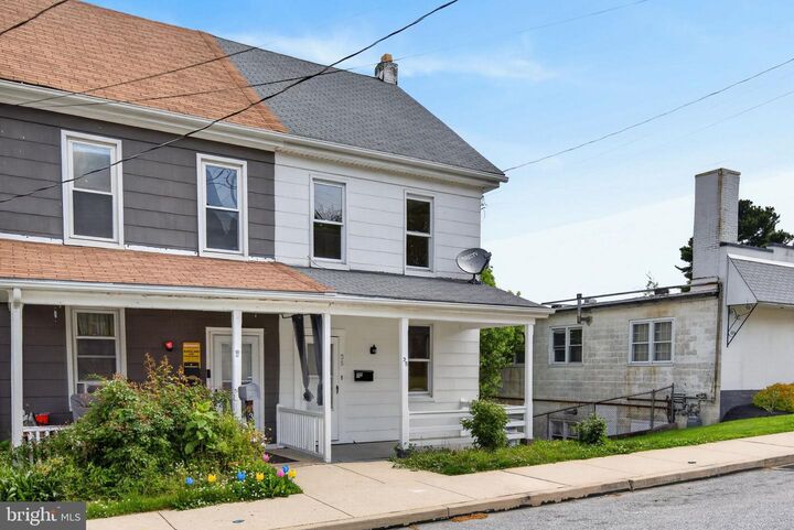 Property Photo:  35 W Maple Street  PA 17313 