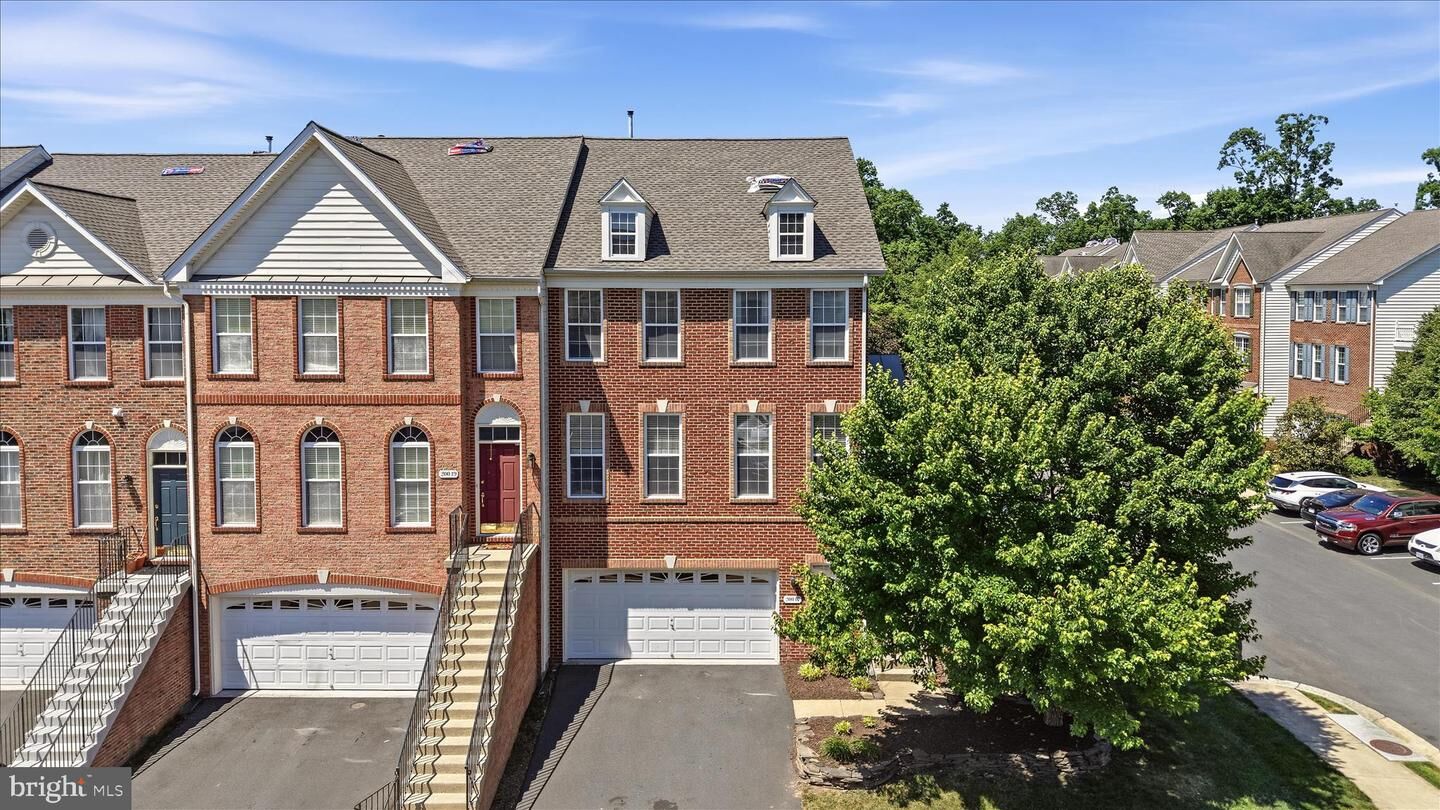 Property Photo:  20047 Northville Hills Terrace  VA 20147 