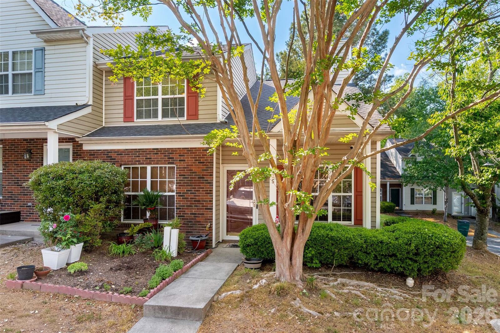 Property Photo:  735 Mountainwater Drive  NC 28262 