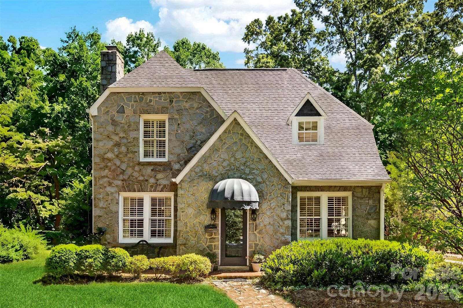 Property Photo:  1211 S Belvedere Avenue  NC 28054 