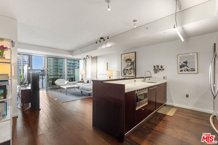 Property Photo: 1155 S Grand Ave CA 90015