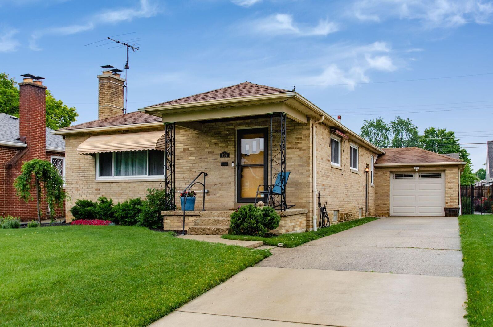 Property Photo:  136 S Sylvan Avenue  OH 43204 