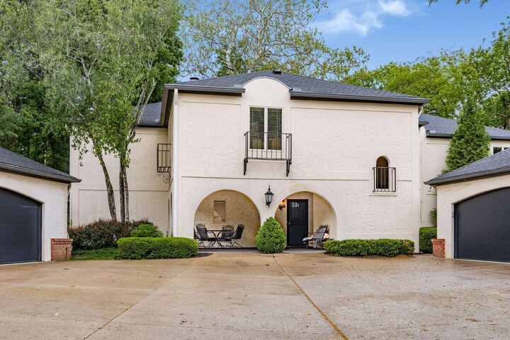 Property Photo:  100 Bishop Square  OH 43209 