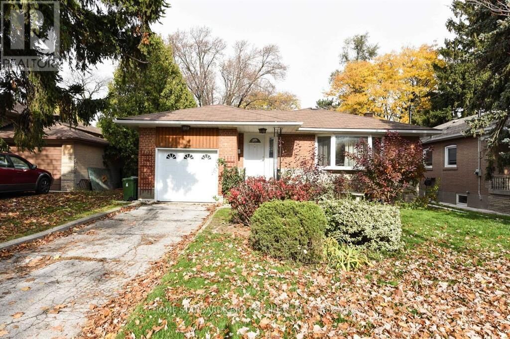 Property Photo:  172 Betty Ann Drive  ON M2N 1X6 